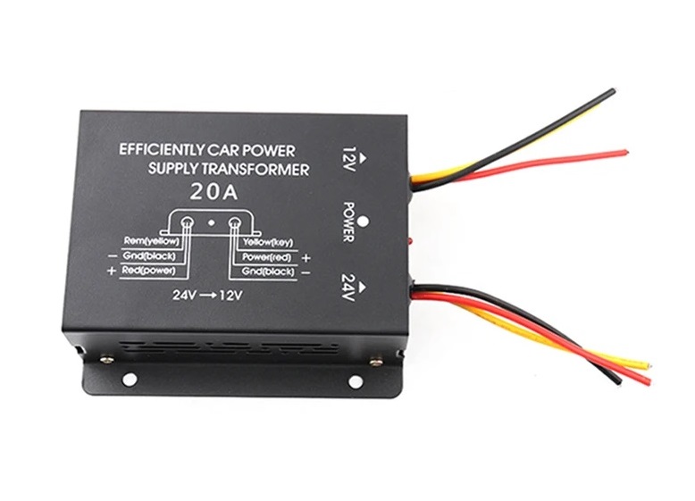 Měnič napětí, připojení pomocí kabelů z 24V na 12V (20A)