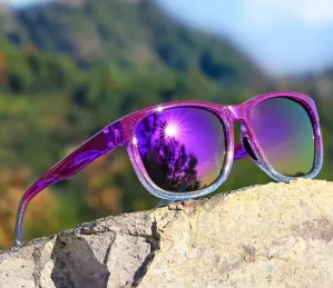 Sluneční brýle polarizační, obroučky transparentní fialové, fialová skla
