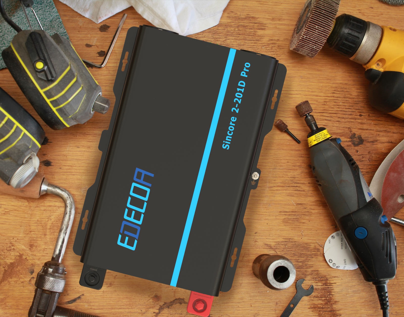 EDECOA Měnič napětí z 12/230V, USB, 2000W, LCD display, kontrolní panel, čistý sinus, ed34