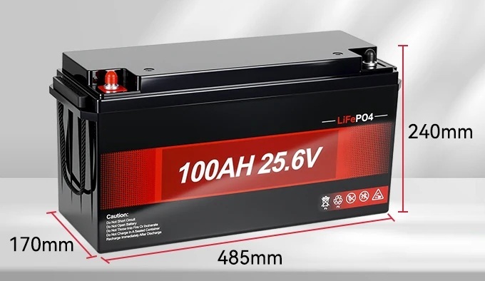 Baterie LiFePO4 25,6V (24V) 100Ah, 2560Wh, Lithium-železo-fosfátová baterie, BMS, délka 485mm, včetně nabíječky 5A