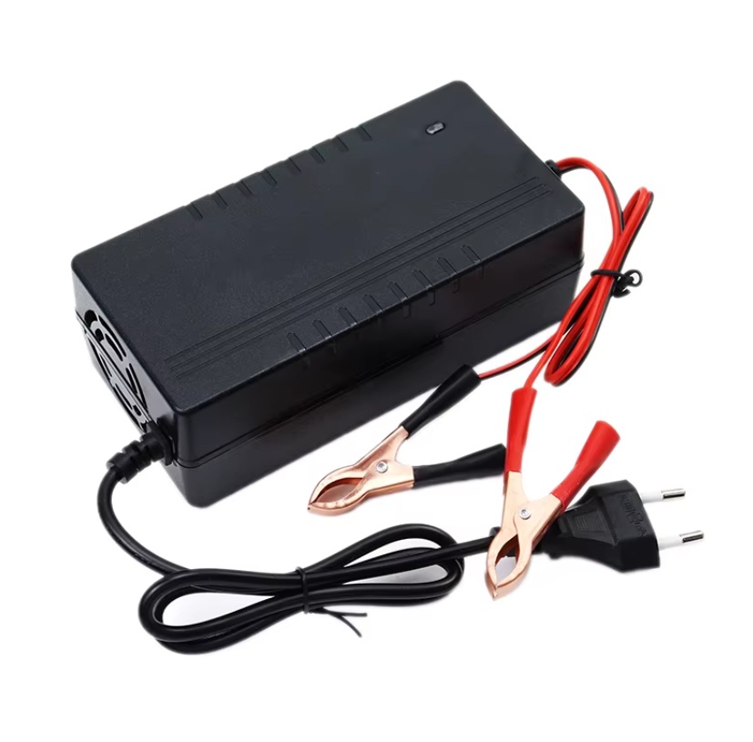 Nabíječka LiFePO4 10A černá s ventilátorem