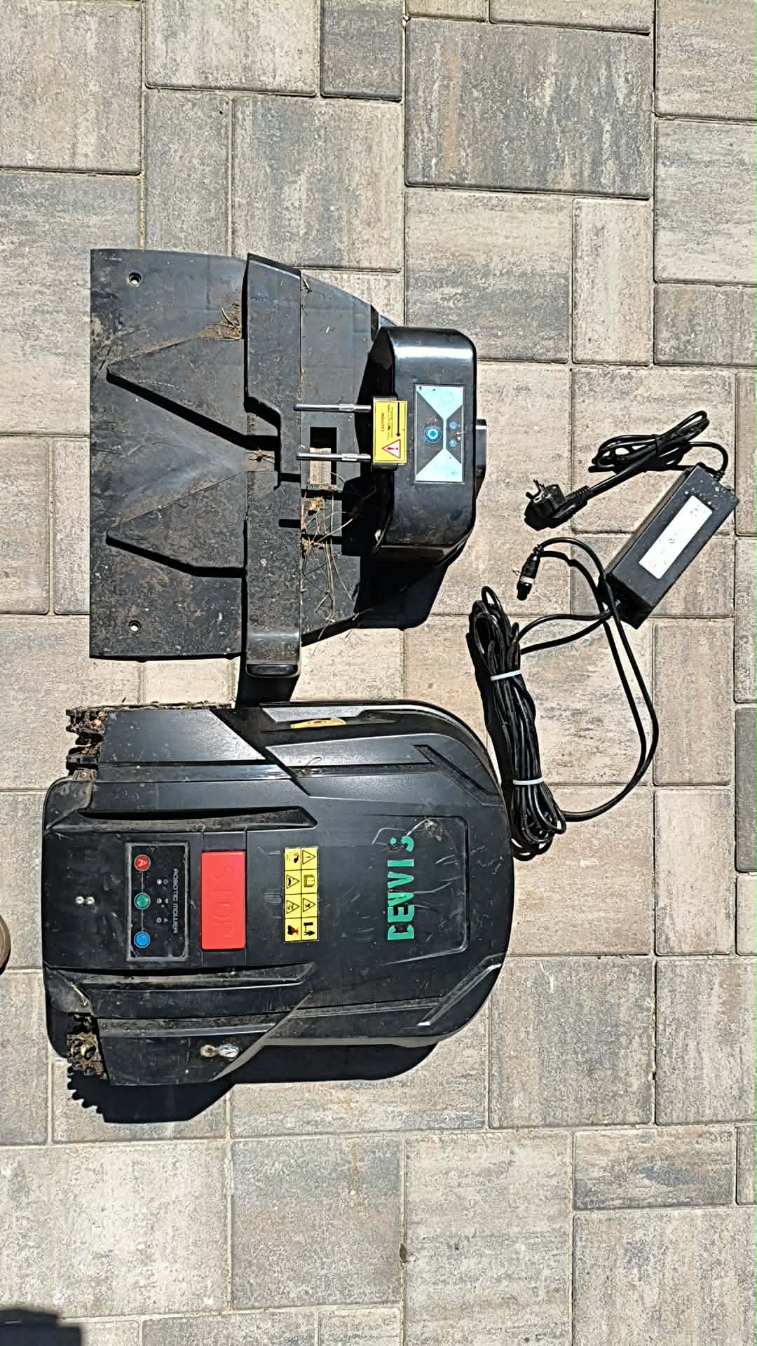 POUŽITÉ - Robotická sekačka Smart BM2 s dokovací stanicí