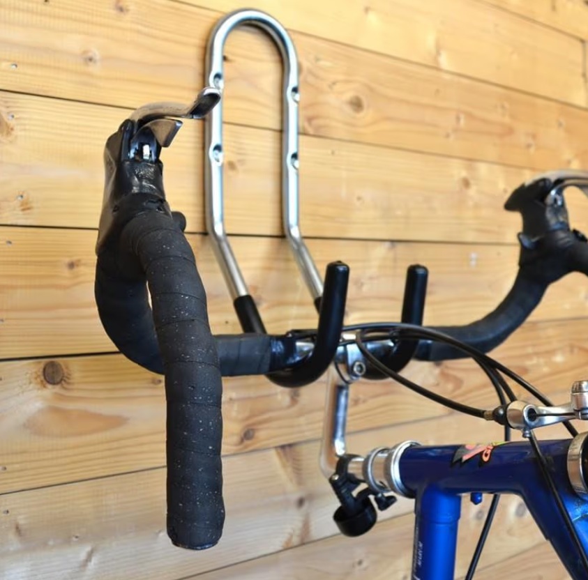 Držák na kolo - instalace na zeď prostřednictvím 2 vrutů