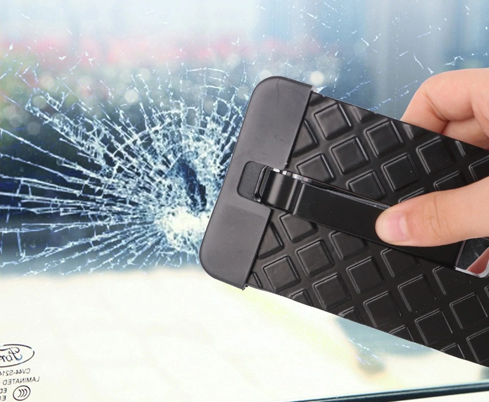 Nášlapný schůdek do zámku dveří auta černý