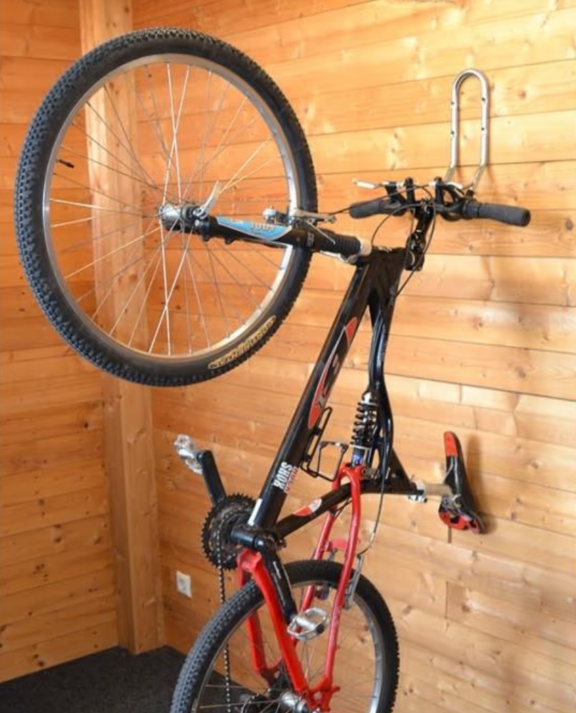 Držák na kolo - instalace na zeď prostřednictvím 2 vrutů