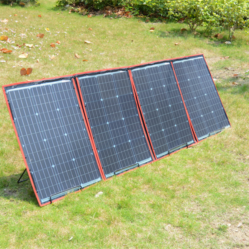 Skládací podpěry pro přenosné solární panely 