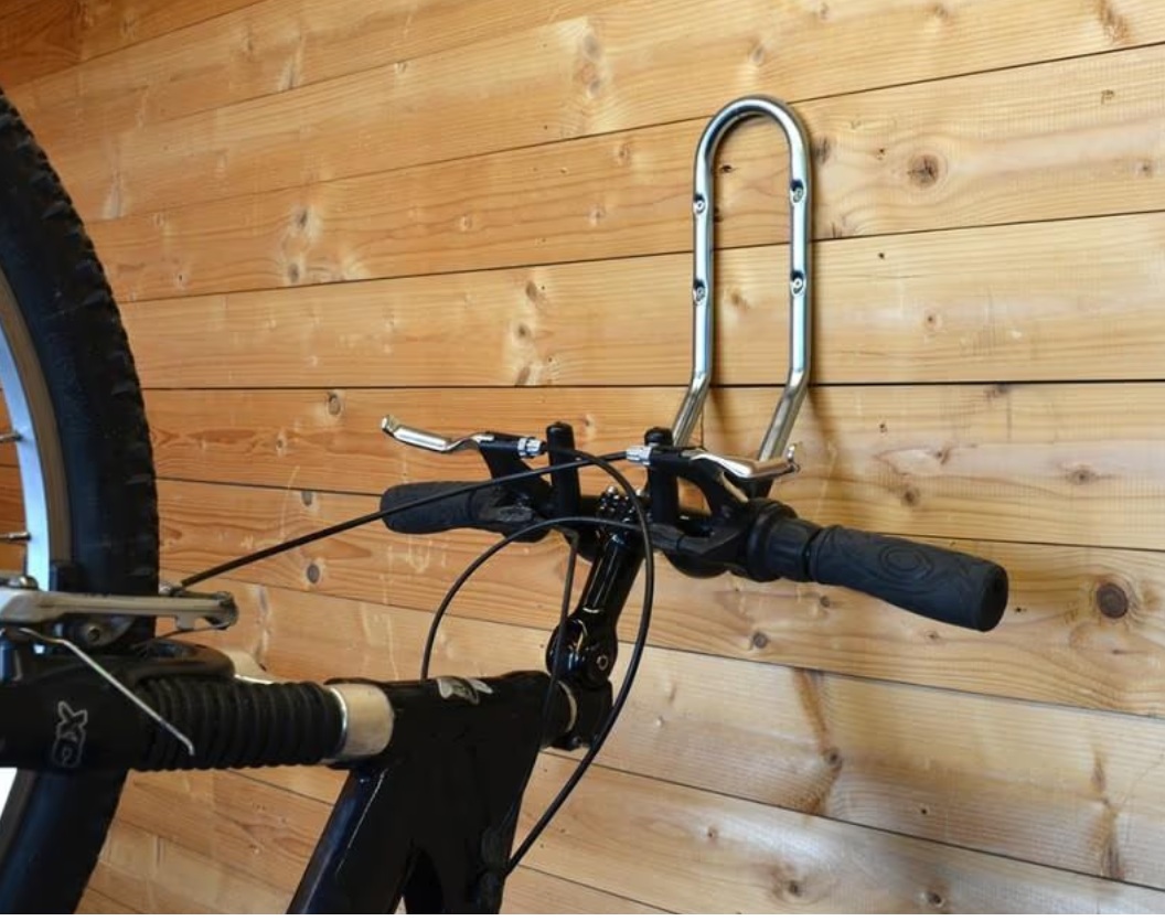 Držák na kolo - instalace na zeď prostřednictvím 2 vrutů