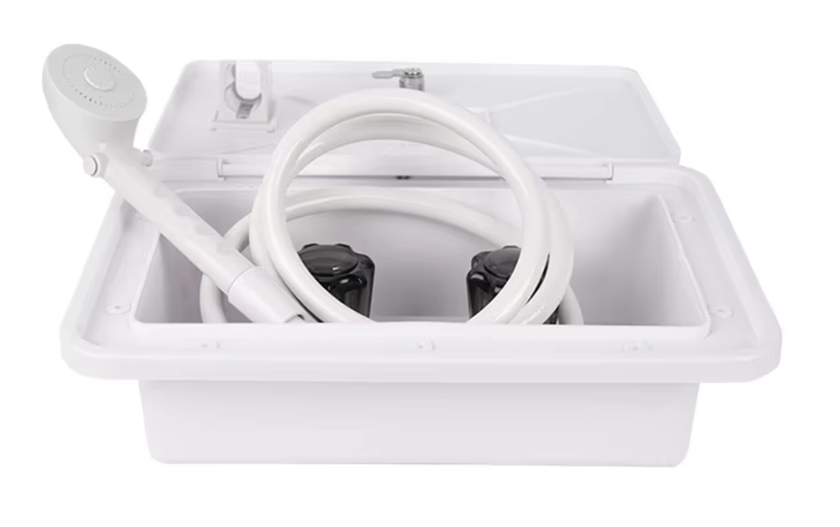 SEAFLO Externí sprchová hlavice pro karavany a lodě barva bílá s uzavíratelnou sprchovou hlavicí